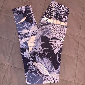 Aerie Chill Play Move Floral Leggings
